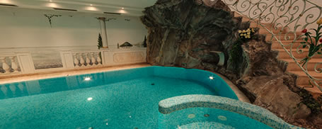 Hallenbad im Hotel Tonnerhof bei Sterzing